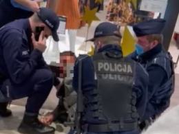 "Dość bezprawia policji" - protest pod KWP w Opolu. Policjanci komentują wydarzenie