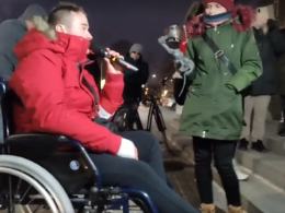 "Dość bezprawia policji" - protest pod KWP w Opolu. Policjanci komentują wydarzenie