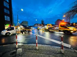 Zderzenie dwóch osobówek na skrzyżowaniu w Opolu. Jedna osoba została ranna