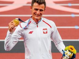 Złoty medal olimpijski Dawida Tomali wylicytowany przez Roberta Lewandowskiego