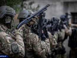 Policjanci z zespołów specjalnych CBŚP ćwiczyli w Opolu taktykę "CQB"