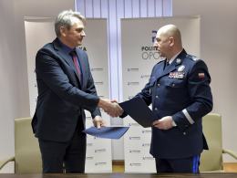 Policyjni komandosi w murach uczelni