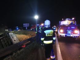 Bus wypadł z drogi. Policja poszukuje kierowcy