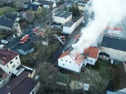 To był instynkt i lata doświadczenia. Strażak - bohater uratował 6 osób z płonącego domu