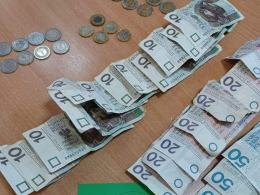 Tysiące pszczół zginęło. Ktoś "przewietrzył" ule w pasiece w powiecie brzeskim