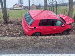 Wypadek w powiecie oleskim. Jedna osoba została ranna
