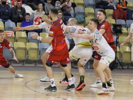 Gwardziści postawili się potentatowi polskiego handballa