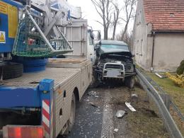 Samochód ciężarowy zderzył się z terenówką. Wypadek w powiecie namysłowskim