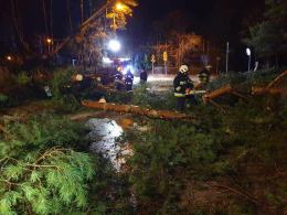 Wichury szaleją nad Polską. Przewrócony potężny dźwig. Są ofiary śmiertelne VIDEO