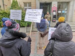 Rodzice protestują przeciw zdalnej nauce