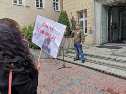Rodzice protestują przeciw zdalnej nauce