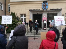 Rodzice protestują przeciw zdalnej nauce