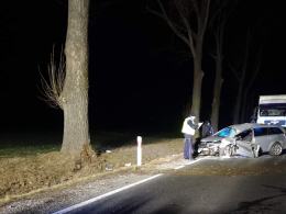 Wypadek na DK42 w powiecie oleskim. Kierowca ciężko ranny
