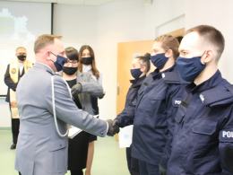 Dziesięciu nowych policjantów ślubowało na sztandar w Opolu