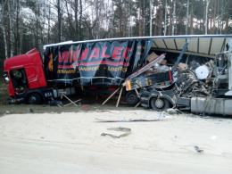 Zderzenie ciężarówek na A4. Autostrada w stronę Wrocławia zamknięta