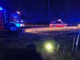 Mężczyzna miał wskoczyć do rzeki. Nocne działania straży w powiecie brzeskim