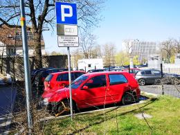Mieszkańcy Krakowskiej z mandatami i blokadami za parkowanie...na nowym parkingu CAS