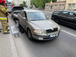 Kolizja pojazdów na ulicy Niemodlińskiej w Opolu. Są utrudnienia