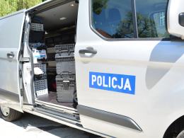 Policjanci z komendy wojewódzkiej otrzymali specjalistyczny radiowóz kryminalistyczny