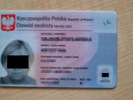 Warszawa: Ucharakteryzowała się na 85-latkę, aby przejąć mieszkanie warte 4 miliony złotych