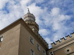 Wieża ratuszowa w Opolu do remontu. Pogarsza się stan hełmu wieży