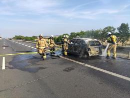 Samochód osobowy spłonął na autostradzie A4