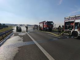 Samochód osobowy spłonął na autostradzie A4