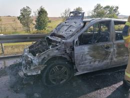 Samochód osobowy spłonął na autostradzie A4