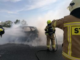 Samochód osobowy spłonął na autostradzie A4