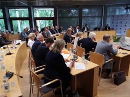 Narasta oburzenie drastycznymi podwyżkami cen prądu - gminy wnioskują do rządu