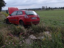 Pijany kierowca rozbił auto w rowie