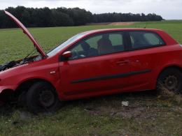 Pijany kierowca rozbił auto w rowie