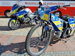 Policjanci zachęcali i oddawali krew na opolskim rynku