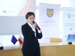 "Kobiety - Kobietom. Świętujemy razem Dzień Kobiet!"