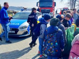 Policjanci przyłączyli się do sprzątania Turawy w ,,Światowy Dzień Wody"