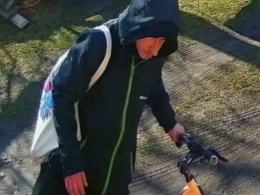 KPP Krapkowice: Publikujemy wizerunek mężczyzny podejrzewanego o kradzież roweru