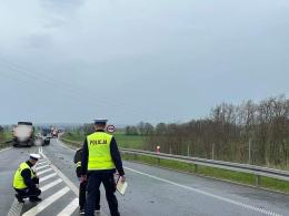 Tragiczny wypadek na obwodnicy Nysy. Zginęły dwie osoby. Droga jest zablokowana