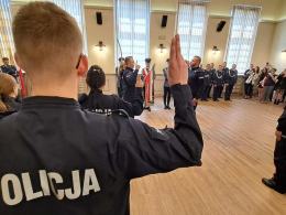 Nowi policjanci ślubowali na sztandar