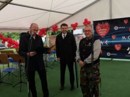 Jurek Owsiak w Opolu. Założyciel WOŚP odebrał odznakę "Za zasługi dla Miasta Opola"