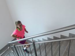 Studenci pokazali kondycję na "Niechcic Tower Run". 11 pięter poniżej minuty!