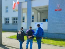 Za poszukiwanymi pojechali na drugi koniec Polski