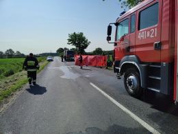 Tragiczny wypadek pod Krapkowicami. Kierowca zginął w płonącym aucie
