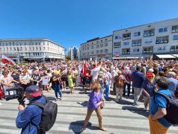 W proteście przeciwko polityce rządu wzięło udział kilkaset osób
