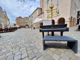 Na Rynku stanął wielki fortepian