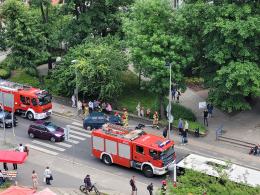 Zderzenie autobusu z osobówką w centrum miasta