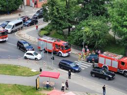 Zderzenie autobusu z osobówką w centrum miasta