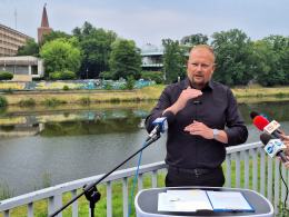 Witold Zembaczyński: "Kolejna katastrofa nadchodzi". Złote algi są już w Odrze