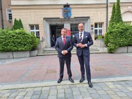 Janusz Kowalski o fladze LGBT na Ratuszu: "Arkadiuszu wstydź się!"