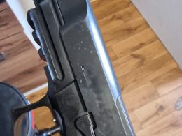 Niefortunny incydent z bronią w powiecie strzeleckim