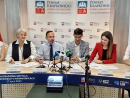 Nowe skrzydło dla Krapkowickiego Centrum Zdrowia. Umowa podpisana.